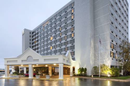 DoubleTree by Hilton St. Louis at Westport, Maryland Heights