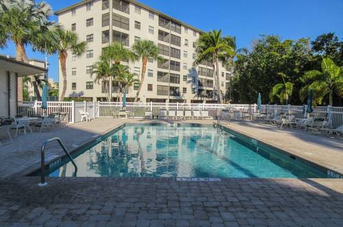 Estero Cove #411 Apartment, Fort Myers Beach