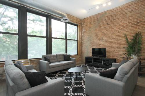 Five-Bedroom on W Division Street Apt 2, Chicago