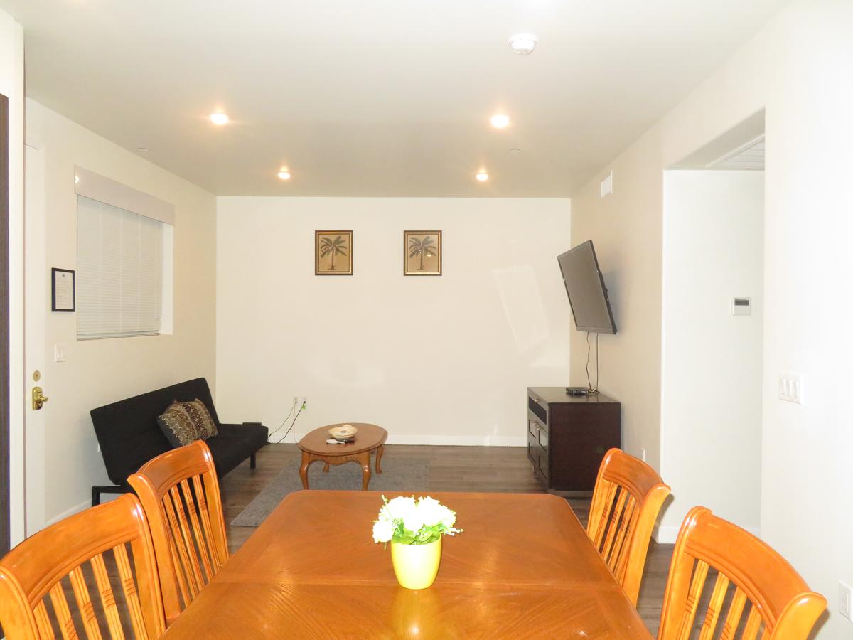 Fully Furnished Apartments near Hollywood, Van Nuys