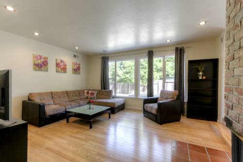 Gala Apple 3BR/2BA, Sunnyvale