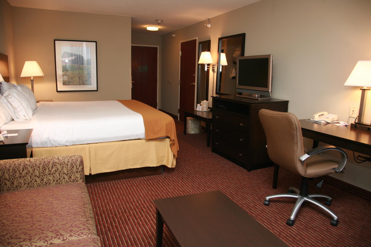 Holiday Inn Express Fort Wayne - East - New Haven, New Haven