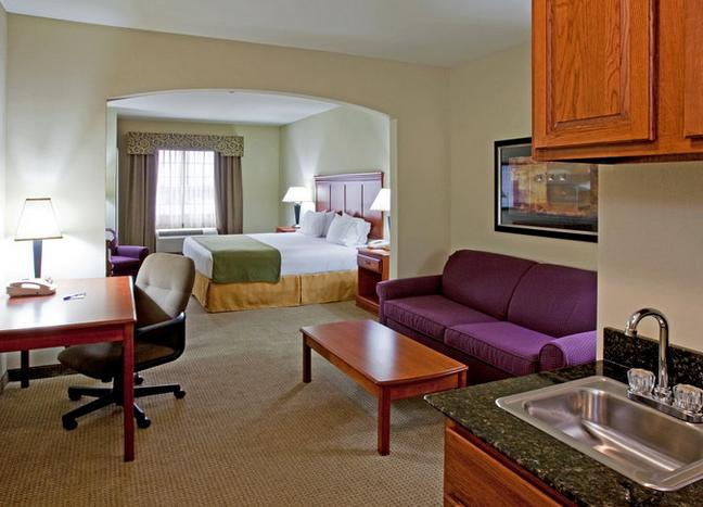 Holiday Inn Express Hotel and Suites Ada, Ada