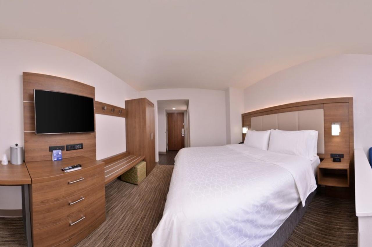 Holiday Inn Express Hotel and Suites Mesquite, Mesquite