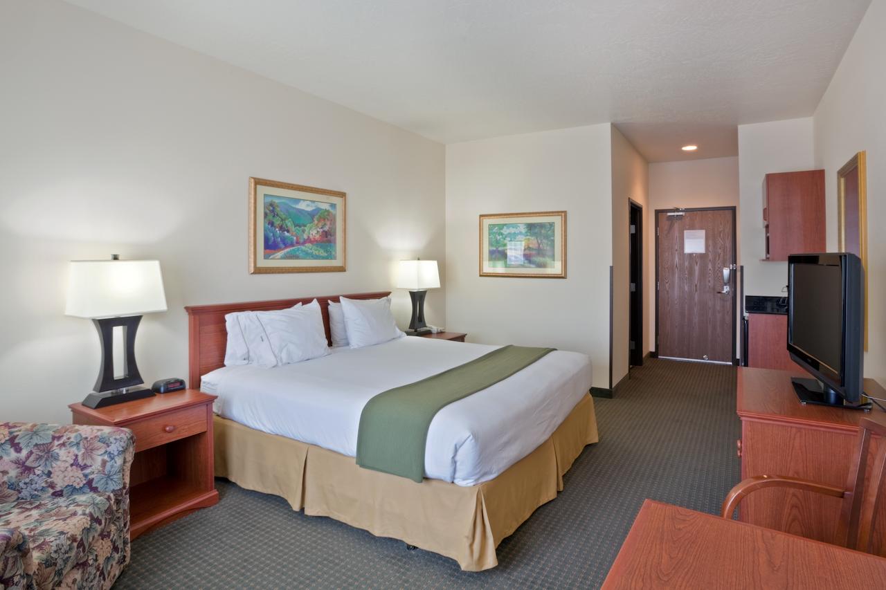 Holiday Inn Express Hotel & Suites Ashland, Ashland