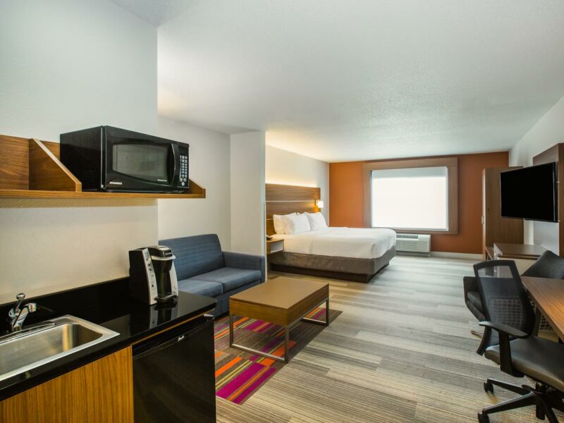 Holiday Inn Express Hotel & Suites Bellevue-Omaha Area, Bellevue