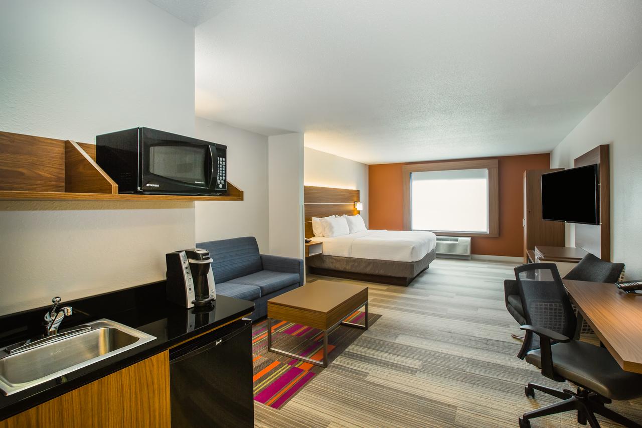 Holiday Inn Express Hotel & Suites Bellevue-Omaha Area, Bellevue