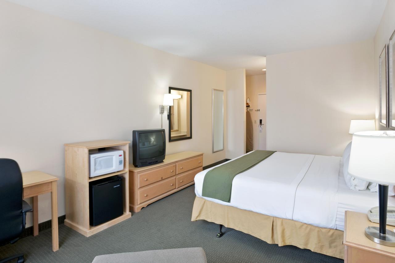 Holiday Inn Express Hotel & Suites Bend, Bend