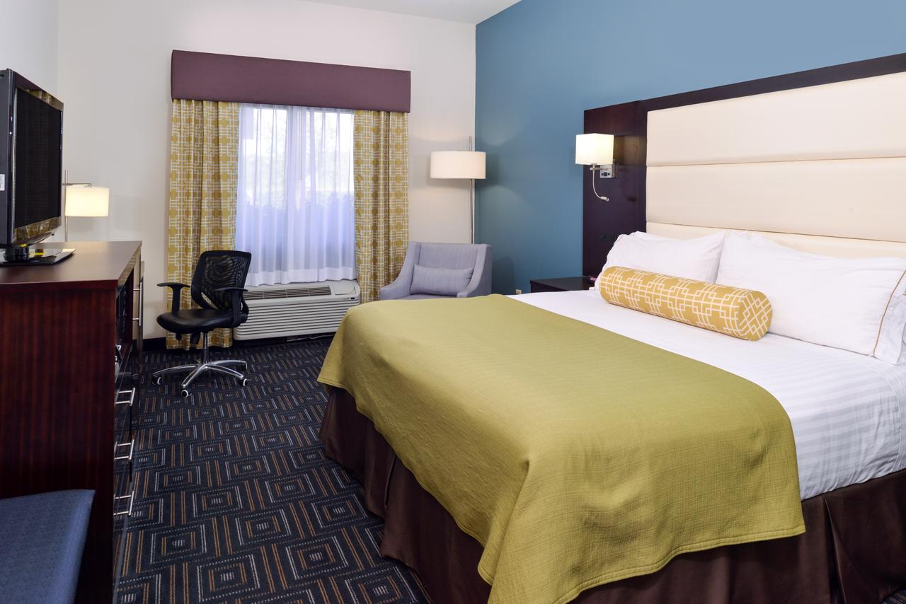 Holiday Inn Express Hotel & Suites Bessemer, Bessemer