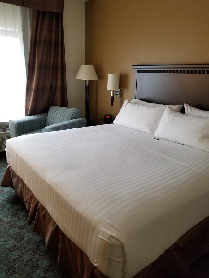 Holiday Inn Express Hotel & Suites Canton, Canton