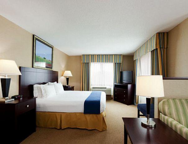 Holiday Inn Express Hotel & Suites Cincinnati Southeast Newport, Bellevue
