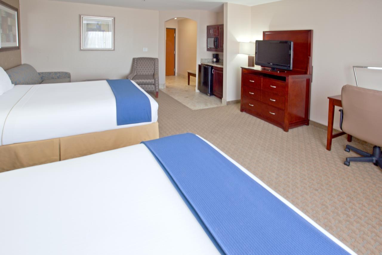 Holiday Inn Express Hotel & Suites College Station, College Station