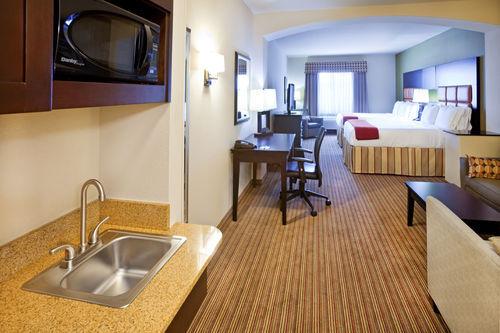 Holiday Inn Express Hotel & Suites Dallas West, Dallas