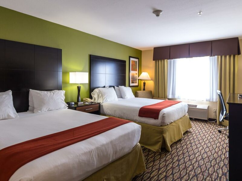 Holiday Inn Express Hotel & Suites Edmond, Edmond