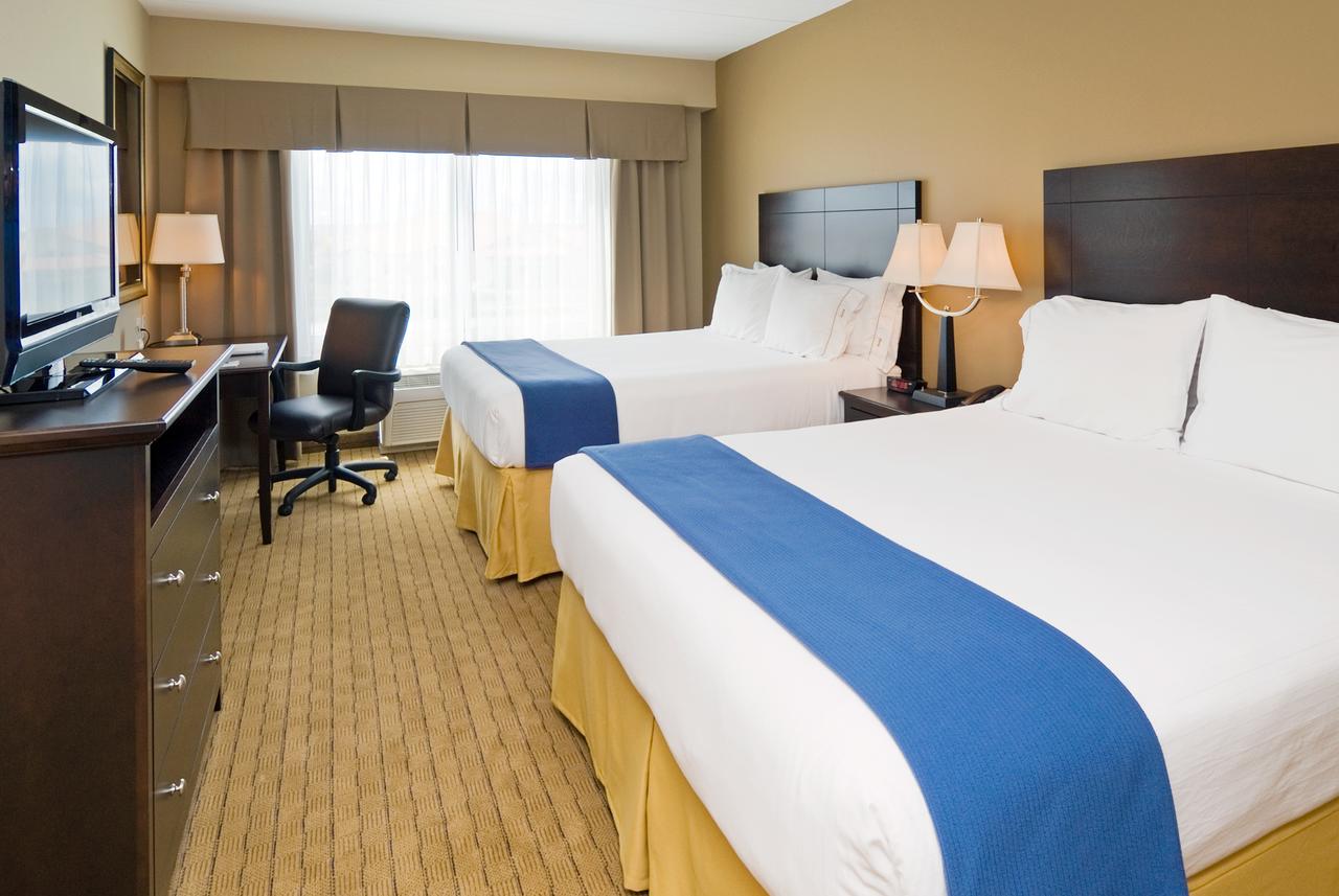 Holiday Inn Express Hotel & Suites Fort Myers West - The Forum, Fort Myers