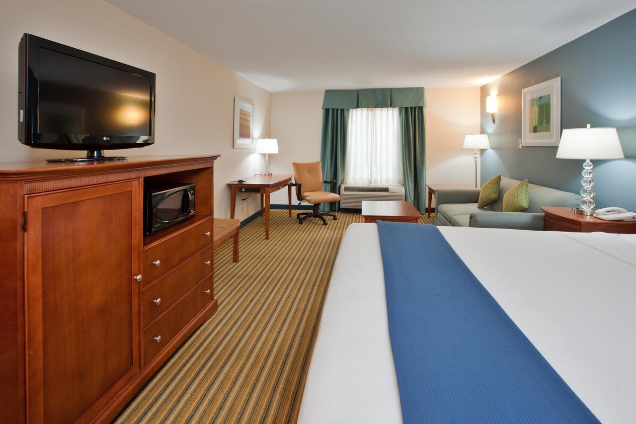 Holiday Inn Express Hotel & Suites Fredericksburg, Fredericksburg