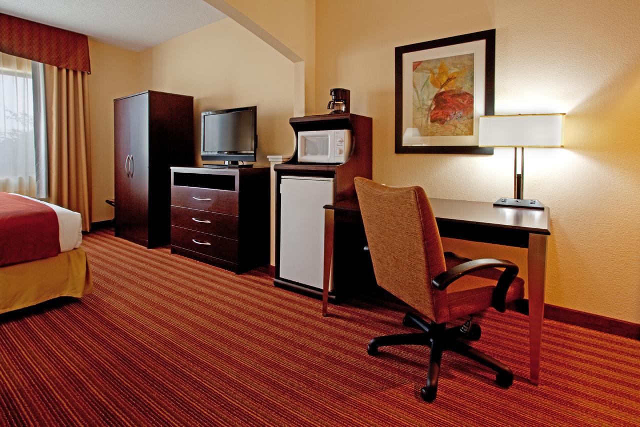 Holiday Inn Express Hotel & Suites Greenville Airport, Greenville