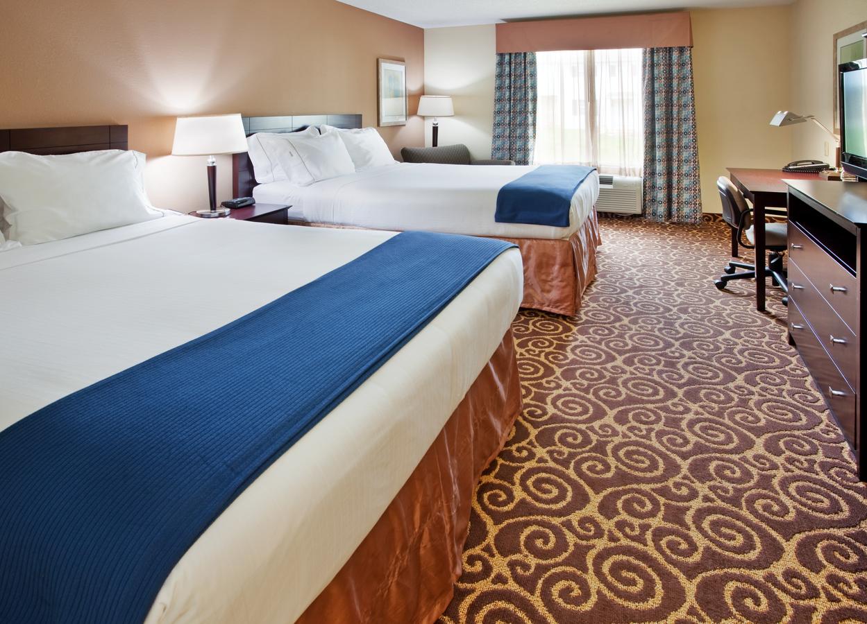 Holiday Inn Express Hotel & Suites Kansas City - Grandview, Grandview