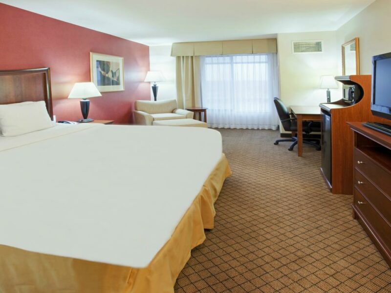 Holiday Inn Express Hotel & Suites Lincoln-Roseville Area, Lincoln