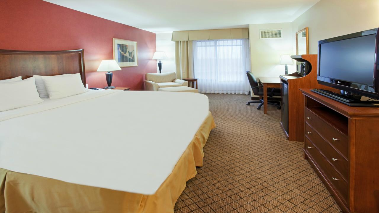 Holiday Inn Express Hotel & Suites Lincoln-Roseville Area, Lincoln