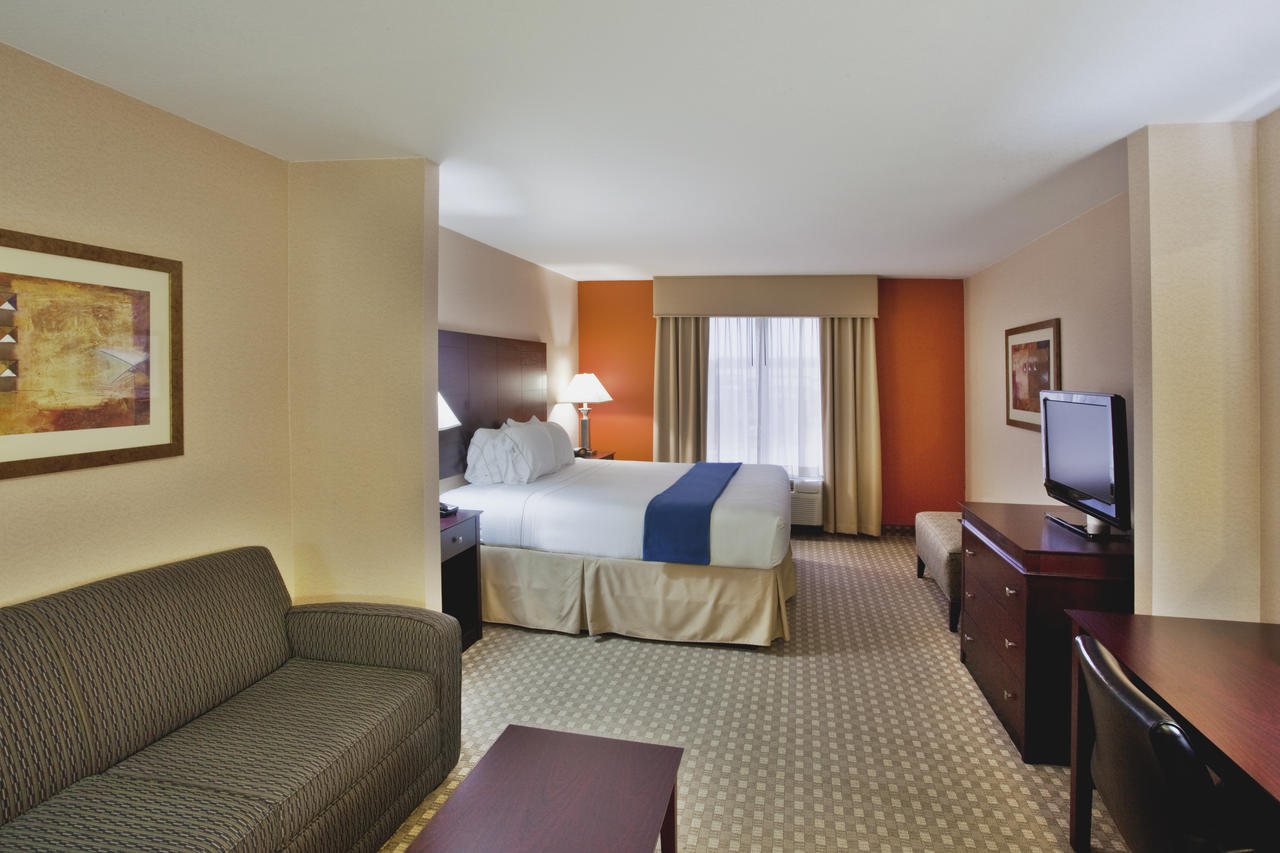 Holiday Inn Express Hotel & Suites McDonough, McDonough