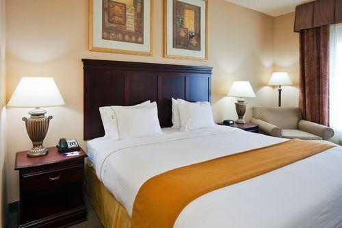 Holiday Inn Express Hotel & Suites Pell City, Pell City
