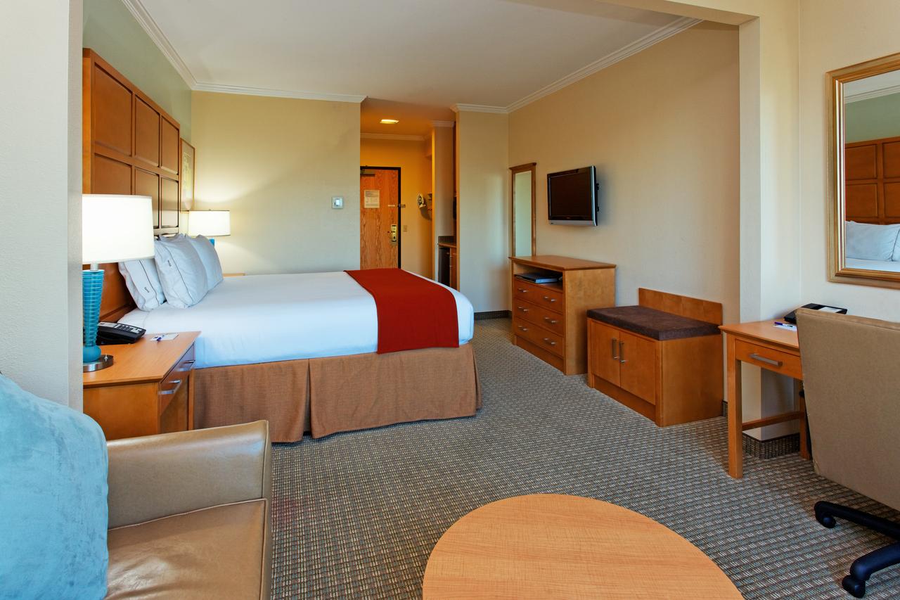 Holiday Inn Express Hotel & Suites Santa Clara - Silicon Valley, Santa Clara