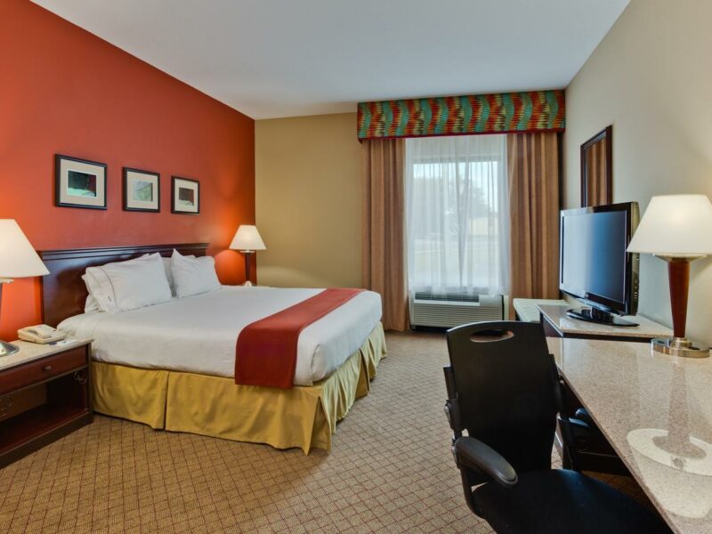 Holiday Inn Express Hotel & Suites Tampa-Oldsmar, Oldsmar