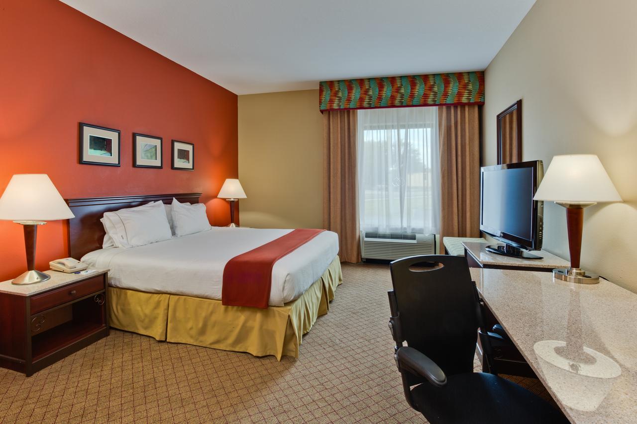 Holiday Inn Express Hotel & Suites Tampa-Oldsmar, Oldsmar