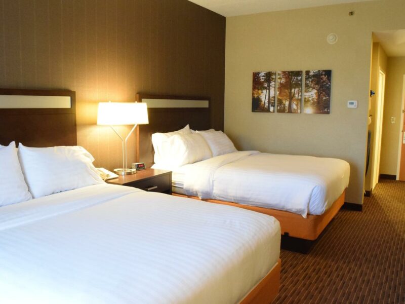 Holiday Inn Express Hotel & Suites Watertown - Thousand Islands, Watertown