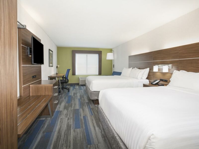 Holiday Inn Express Kansas City - Village West, Kansas City