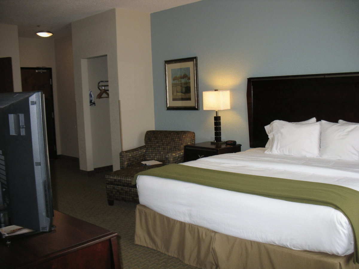 Holiday Inn Express & Suites Pittsburg, Pittsburg