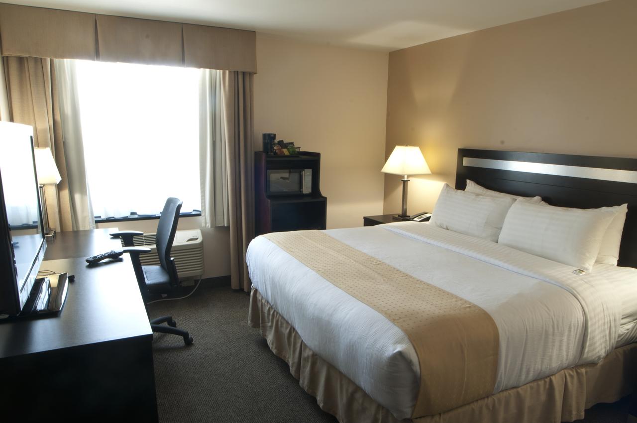 Holiday Inn LaGuardia Airport at Citifield / Flushing, Queens