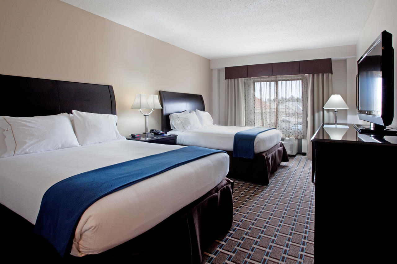 Holiday Inn Express Hotel & Suites Hope Mills-Fayetteville Airport, Hope Mills