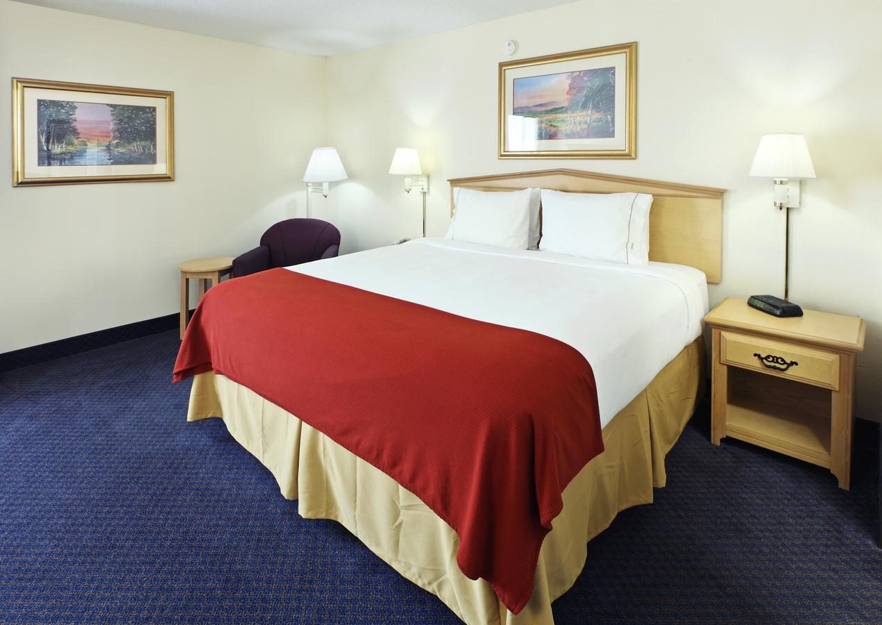 Holiday Inn Express & Suites Fayetteville University of Arkansas Area, Fayetteville