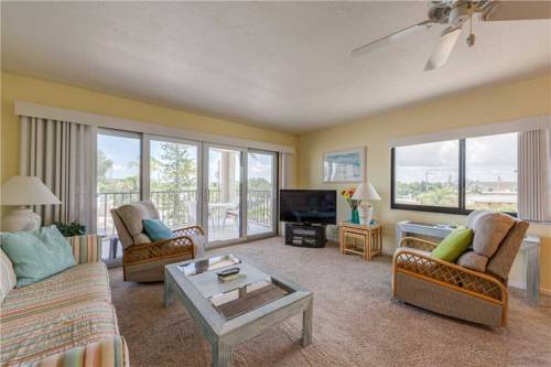 Pelican Watch Apartment 2532-208, Fort Myers Beach