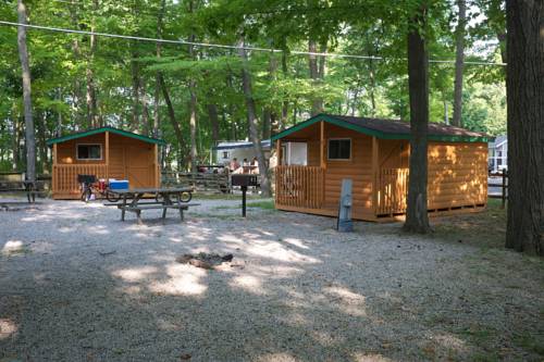 Plymouth Rock Camping Resort Studio Cabin 1, Elkhart Lake
