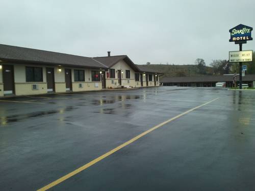 Starlite motel, Richland Center