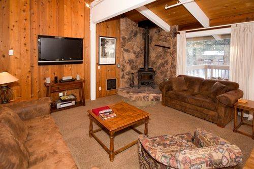 Villa De Los Pinos #35 - Two Bedroom Condo, Mammoth Lakes