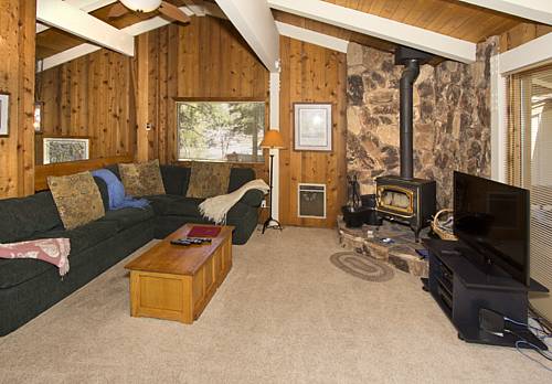 Villa De Los Pinos #37 - Two Bedroom Condo, Mammoth Lakes