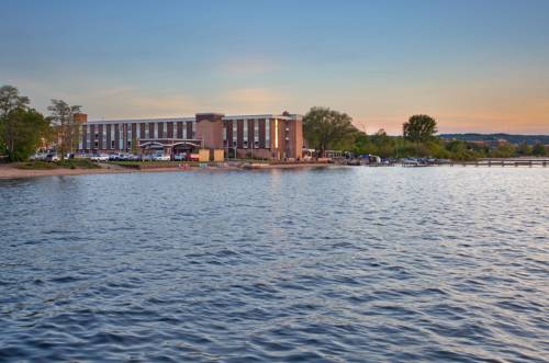 West Bay Beach, A Holiday Inn Resort, Traverse City