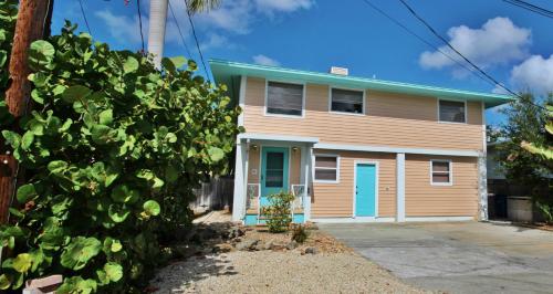 135 Mango Street Home, Fort Myers Beach