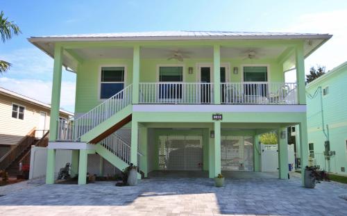 140 Pearl Street Home, Fort Myers Beach