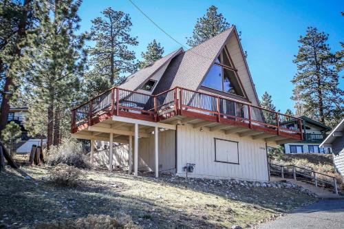 1632-Meadow View Chalet Home, Big Bear City
