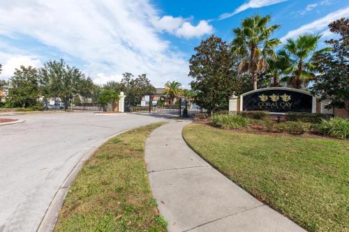 5 miles to Disney Spacious Villa, Kissimmee