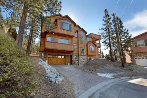 7 Bedroom Lakeview Luxury Vacation Rental, South Lake Tahoe