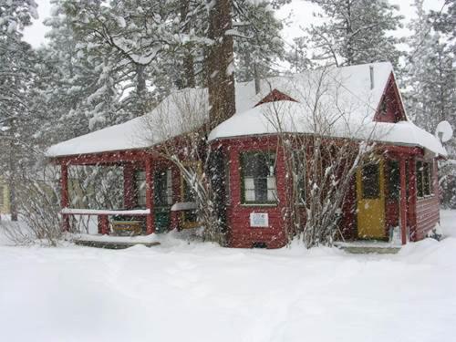 A Sweet Pine Cabin, Fawnskin