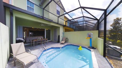 ACO - 4 Bd with Private Pool (1701), Davenport