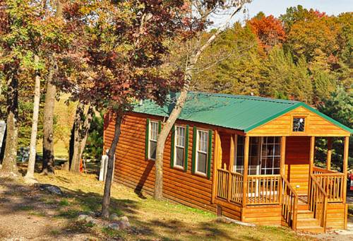 Arrowhead Camping Resort Deluxe Cabin 4, Douglas Center