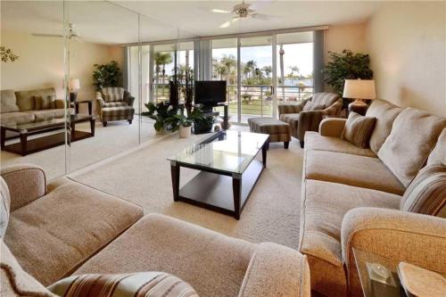 Bahia Vista - Two Bedroom Condo - 11-237, St. Petersburg